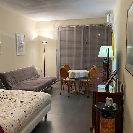 Meubles De Tourisme アパート ボーリュ・シュル・ メール