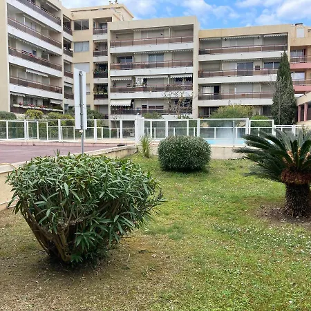 Meubles De Tourisme * ボーリュ・シュル・ メール